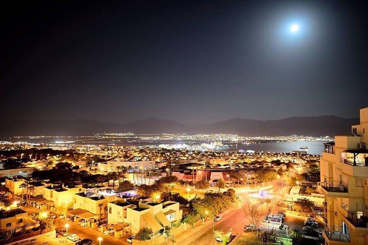 Penthouse In Eilat With The Sea View Apartment Bagian luar foto